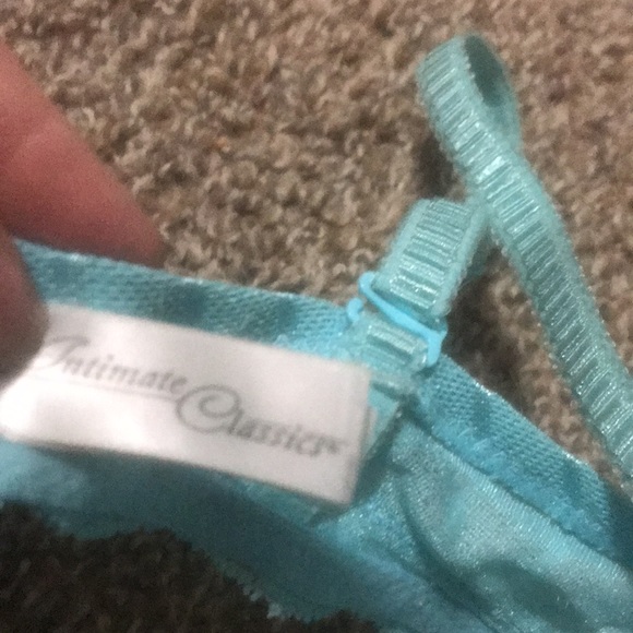Intimate classics size 36c bra - Picture 2 of 2